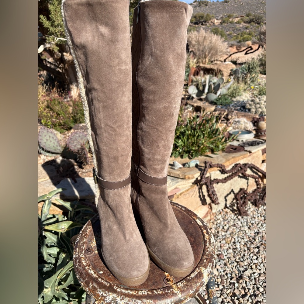 NWOT Aquatalia Callie Faux Fur-Trimmed Suede Tall Boots - Picture 10 of 16